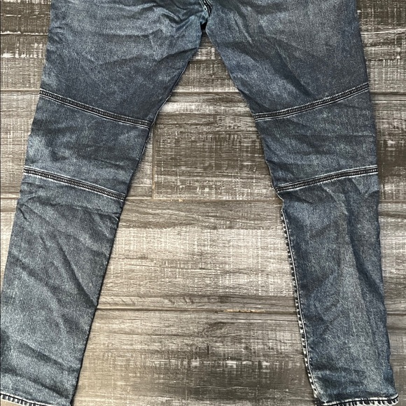True Religion Jeans ROCCO Relaxed Skinny EUC - Picture 6 of 12